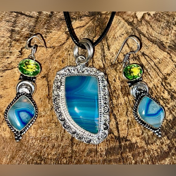 Blue Botswana Agate Pendant & Earrings - Picture 3 of 8